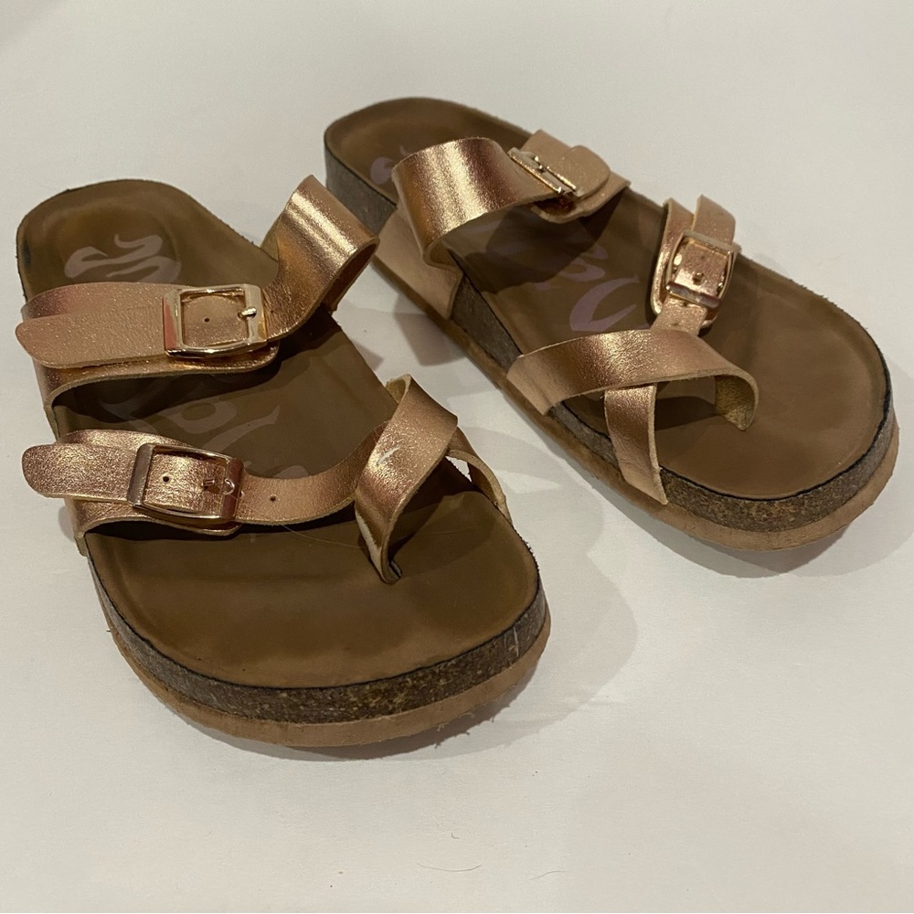 TARGET Women’s Adjustable Flat Footbed Slip-On Slide Thong Sandal - gold, size 6 - Picture 2 of 8